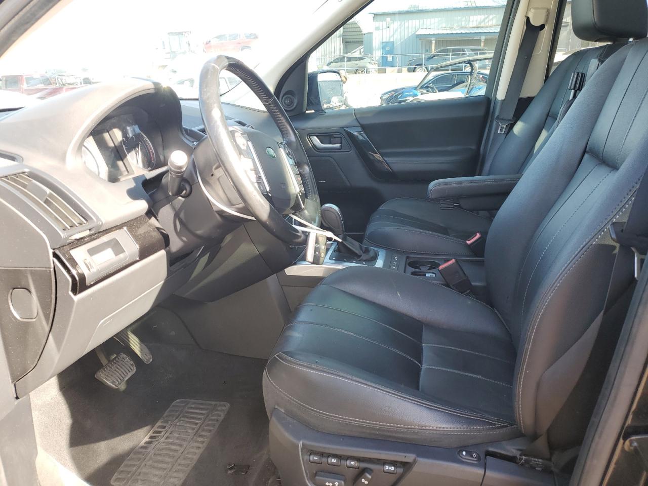 2014 Land Rover LR2 - Image 7