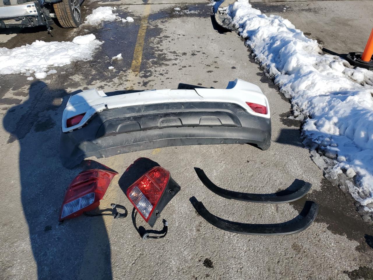 2018 Chevrolet Trax Ls VIN: KL7CJKSB2JB734274 Lot: 41581505