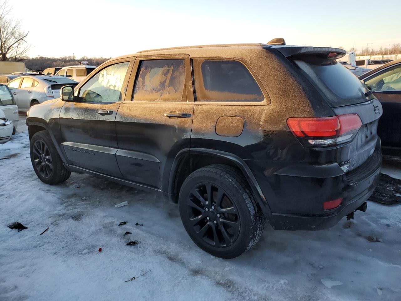 2017 Jeep Grand Cherokee - Image 2