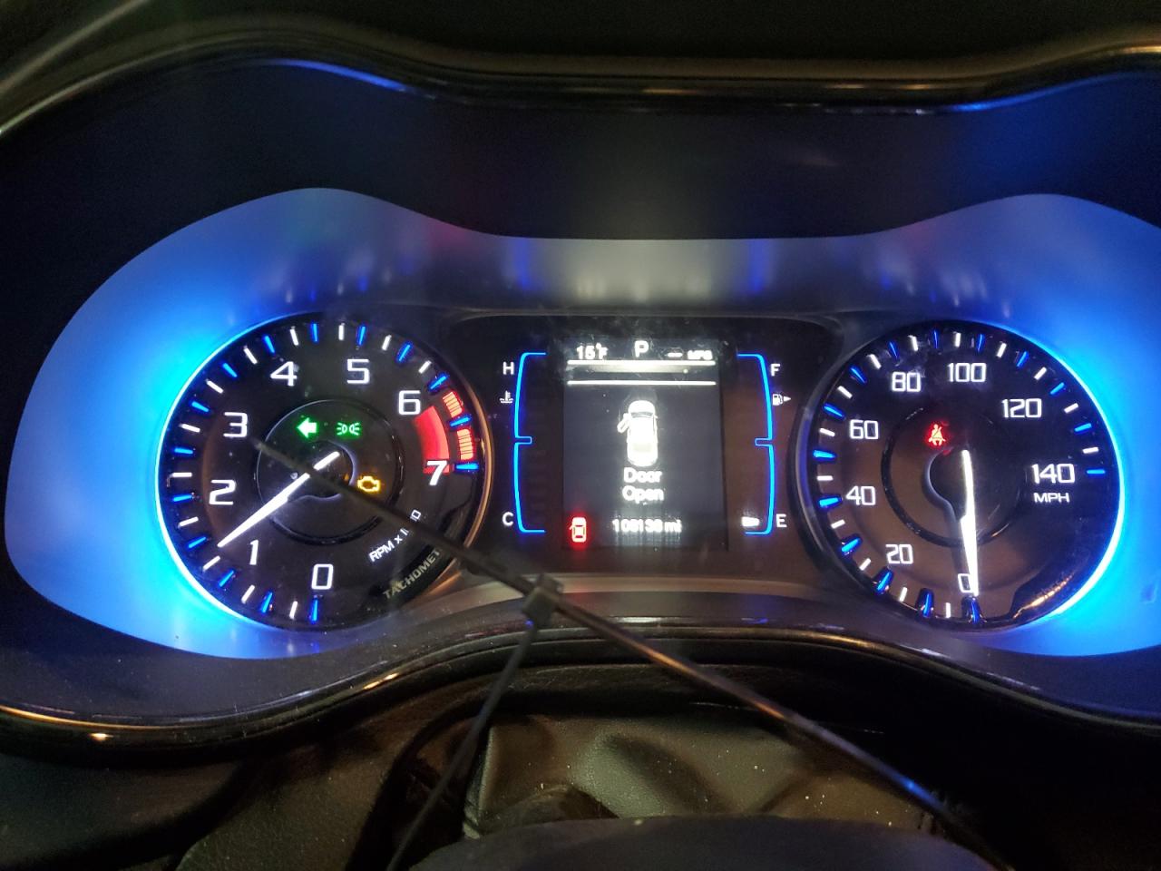2015 Chrysler 200 - Image 9