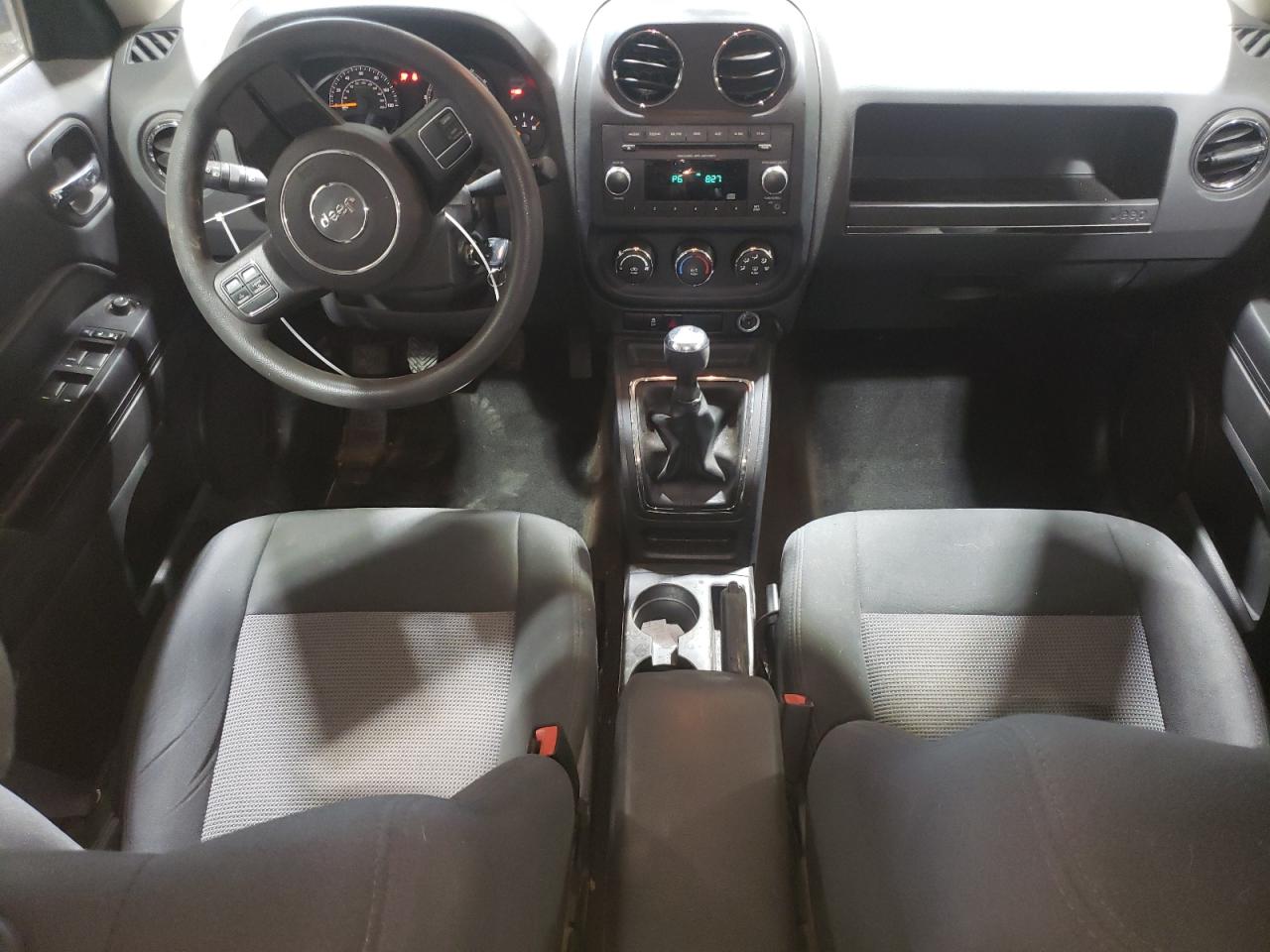 2015 Jeep Liberty (Patriot) - Image 8