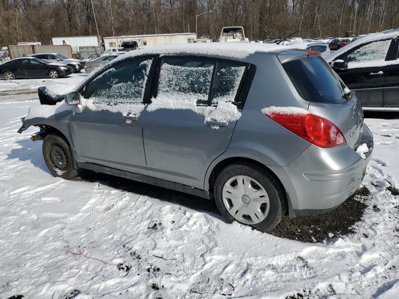 2011 Nissan Versa - Image 2
