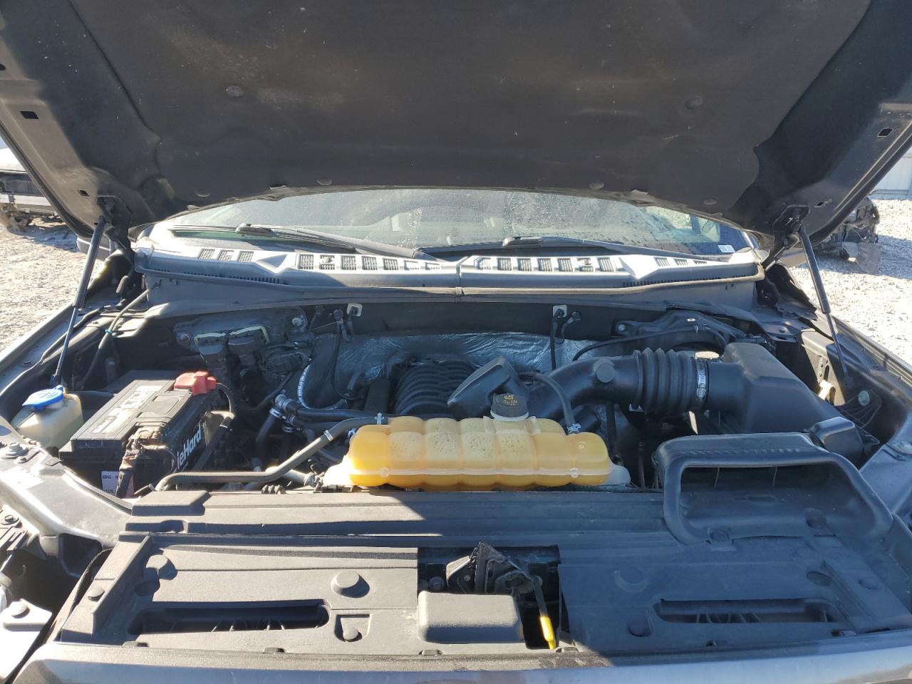 2015 Ford F-150 - Image 12