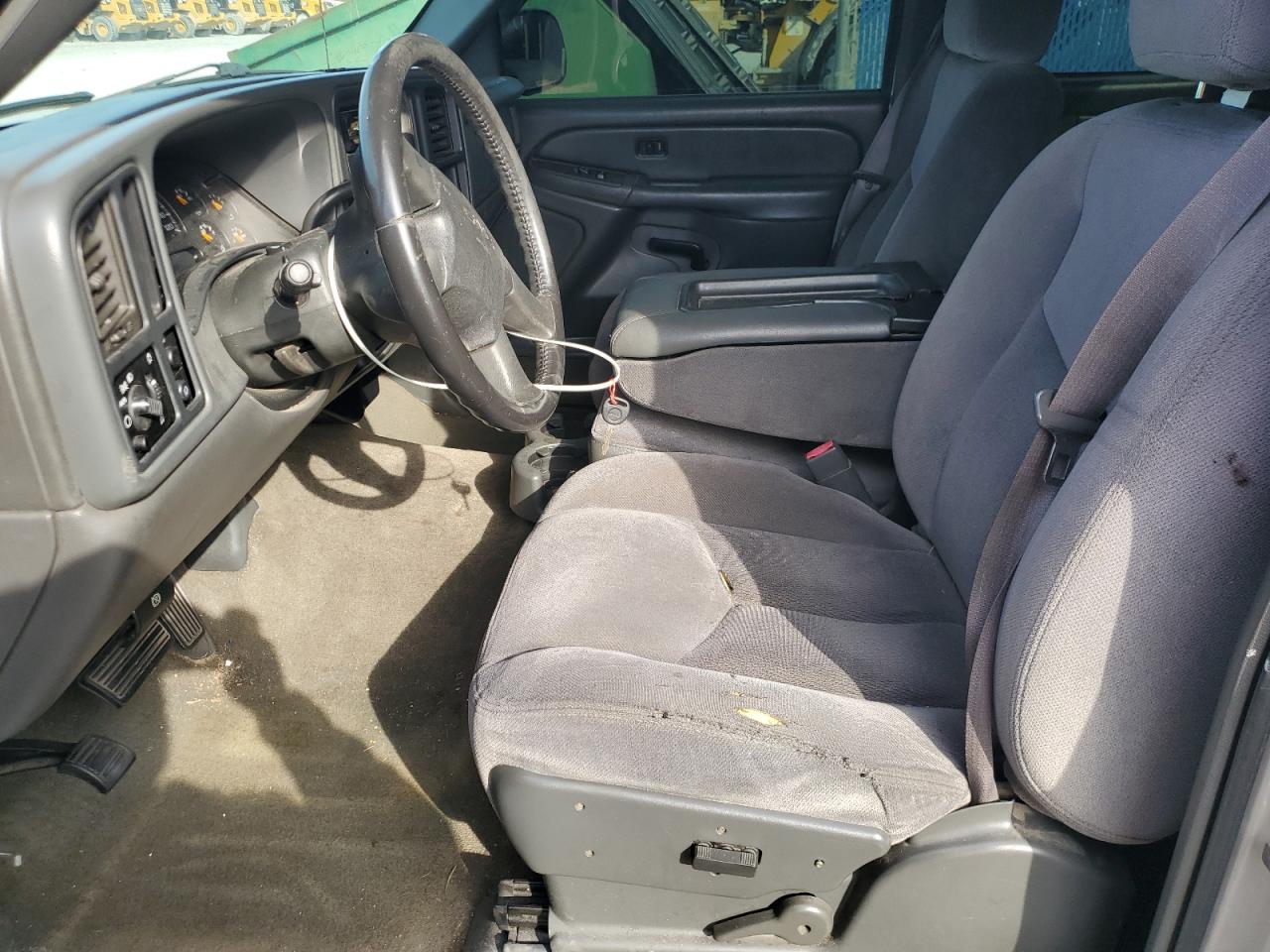 2005 GMC New Sierra C1500 VIN: 2GTEC19T651302288 Lot: 41397205