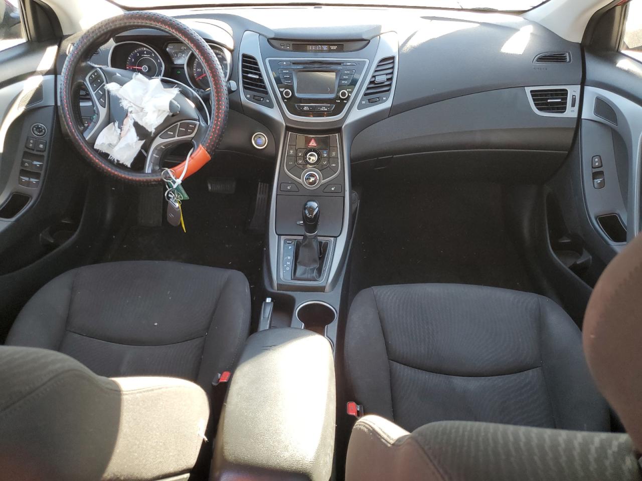 2016 Hyundai Elantra - Image 8