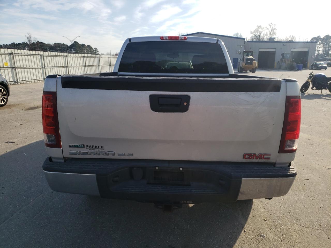 2011 GMC Sierra - Image 6