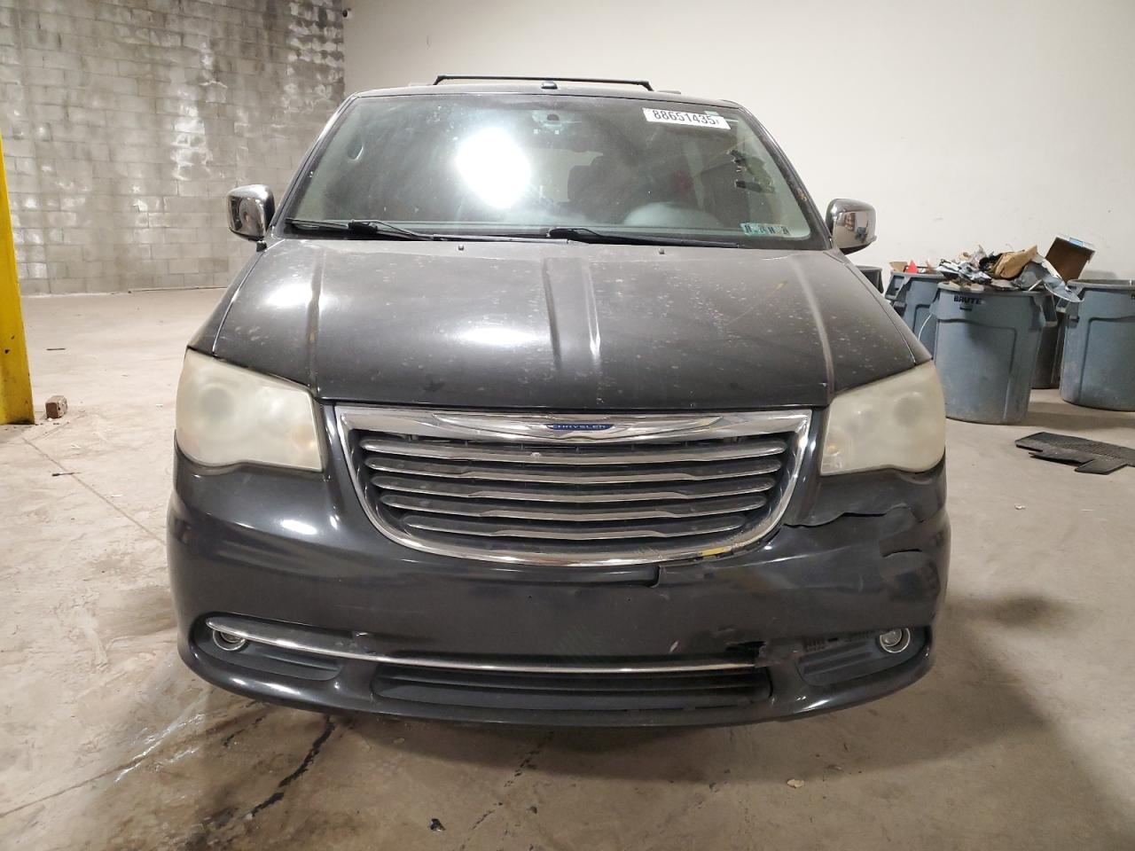 2011 Chrysler Town & Country - Image 5