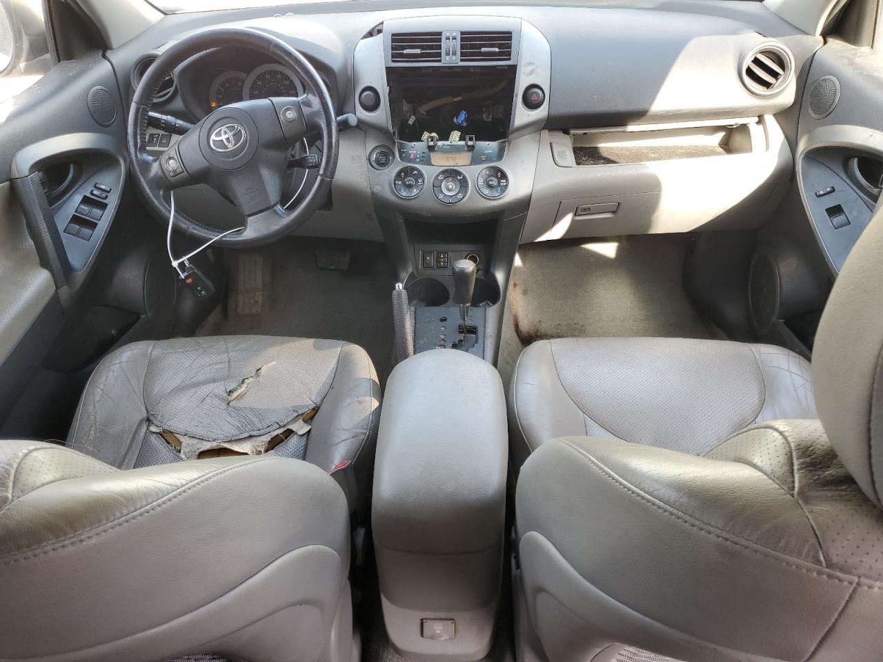 2010 Toyota RAV 4 - Image 8