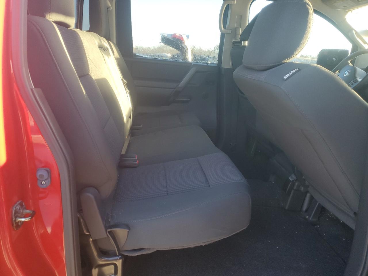 2012 Nissan Titan - Image 10