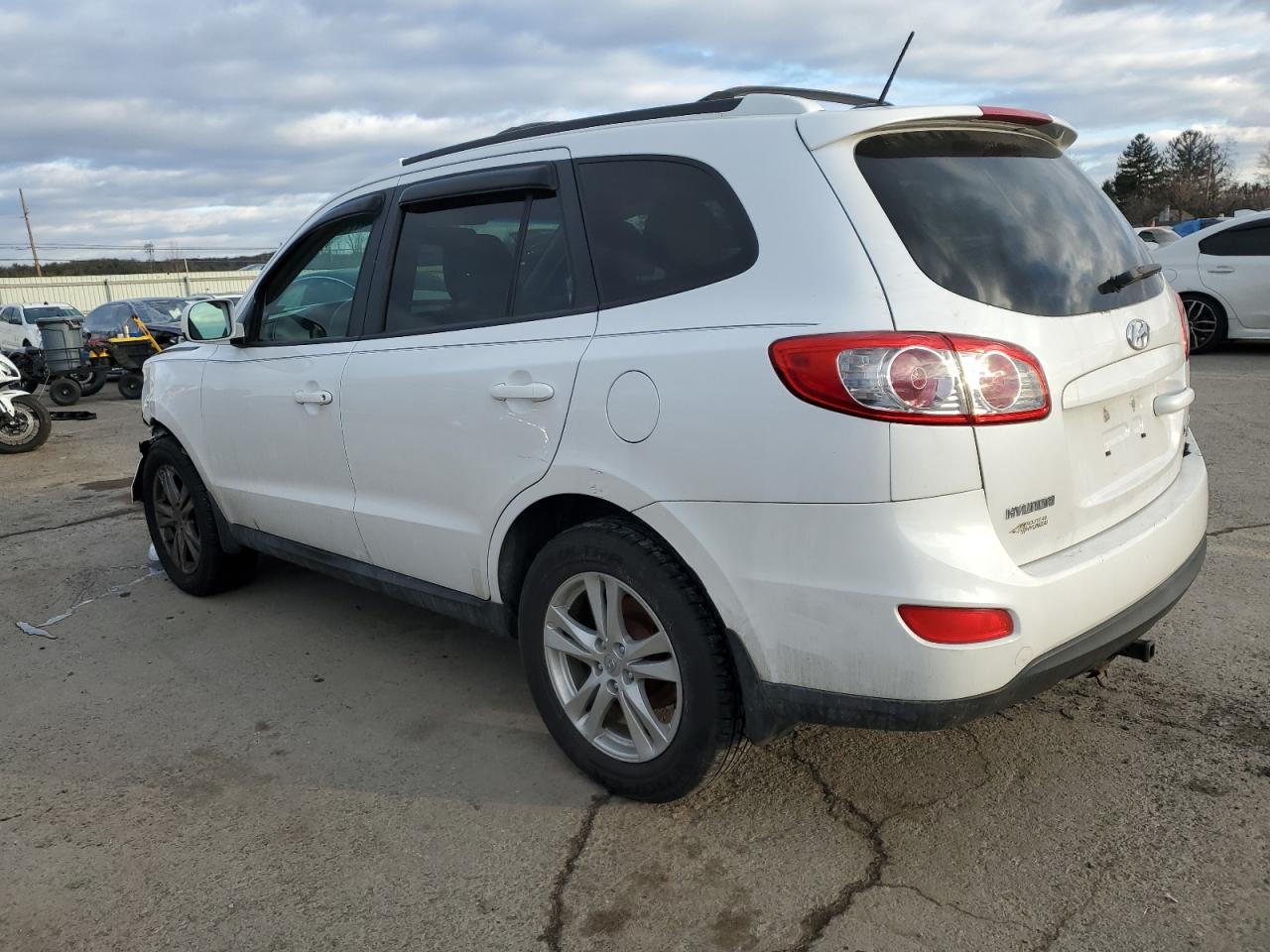 2011 Hyundai Santa Fe - Image 2