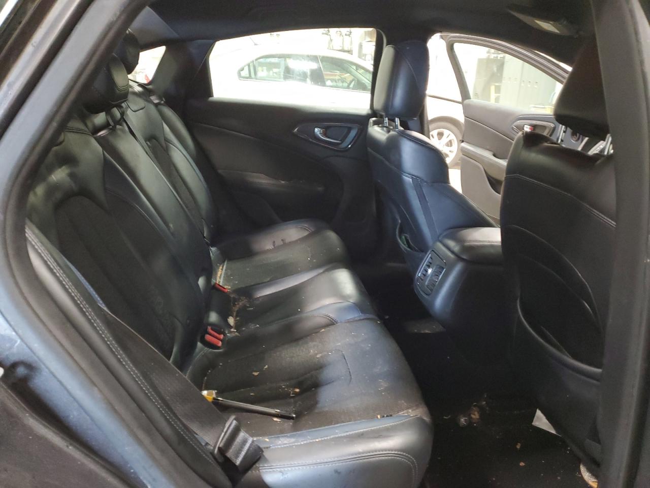 2015 Chrysler 200 S VIN: 1C3CCCBG7FN518820 Lot: 87047024