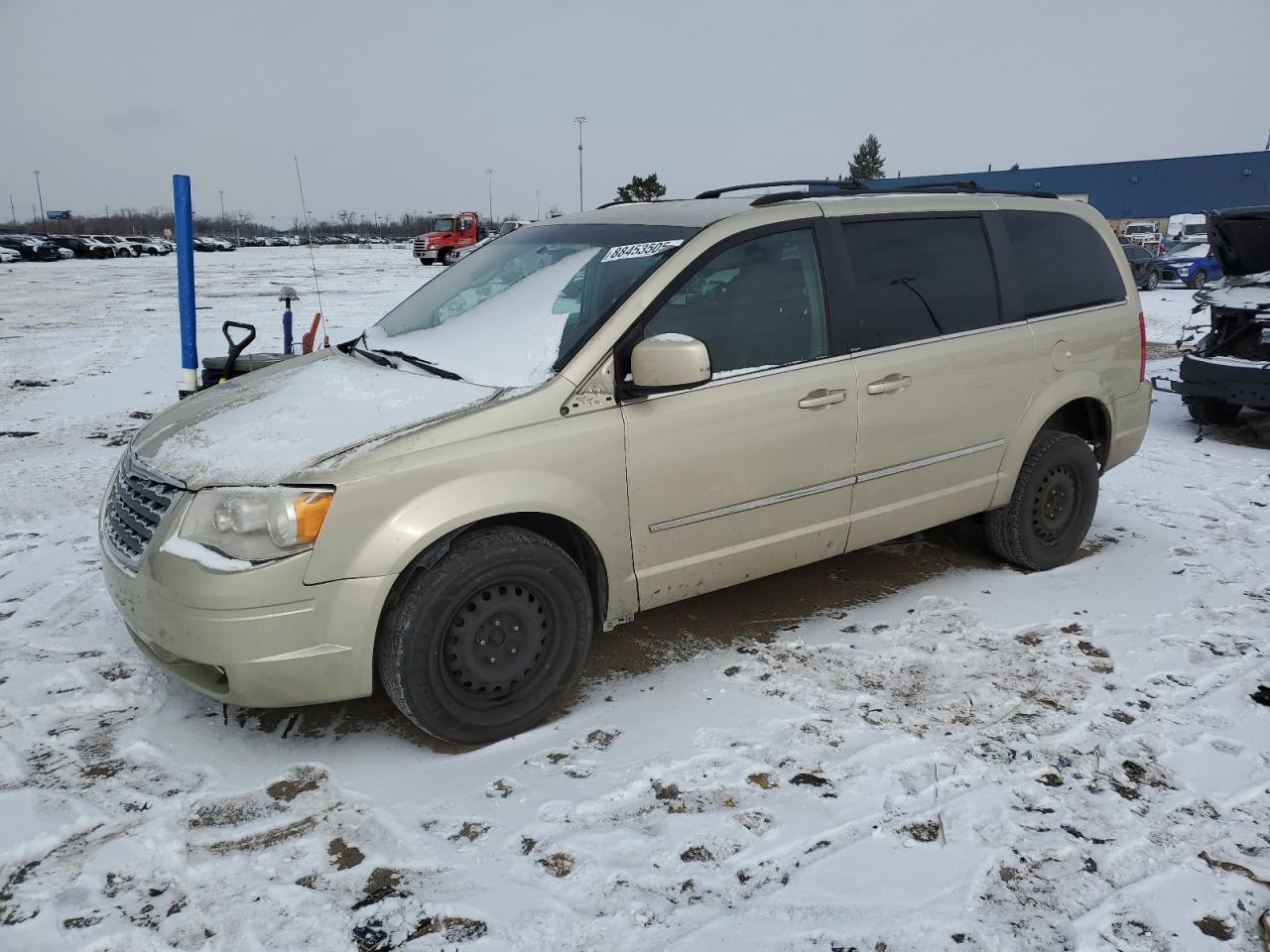 2010 Chrysler Town & Country Touring Plus იყიდება Woodhaven-ში, MI - Side