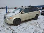 2010 Chrysler Town & Country Touring Plus de vânzare în Woodhaven, MI - Side