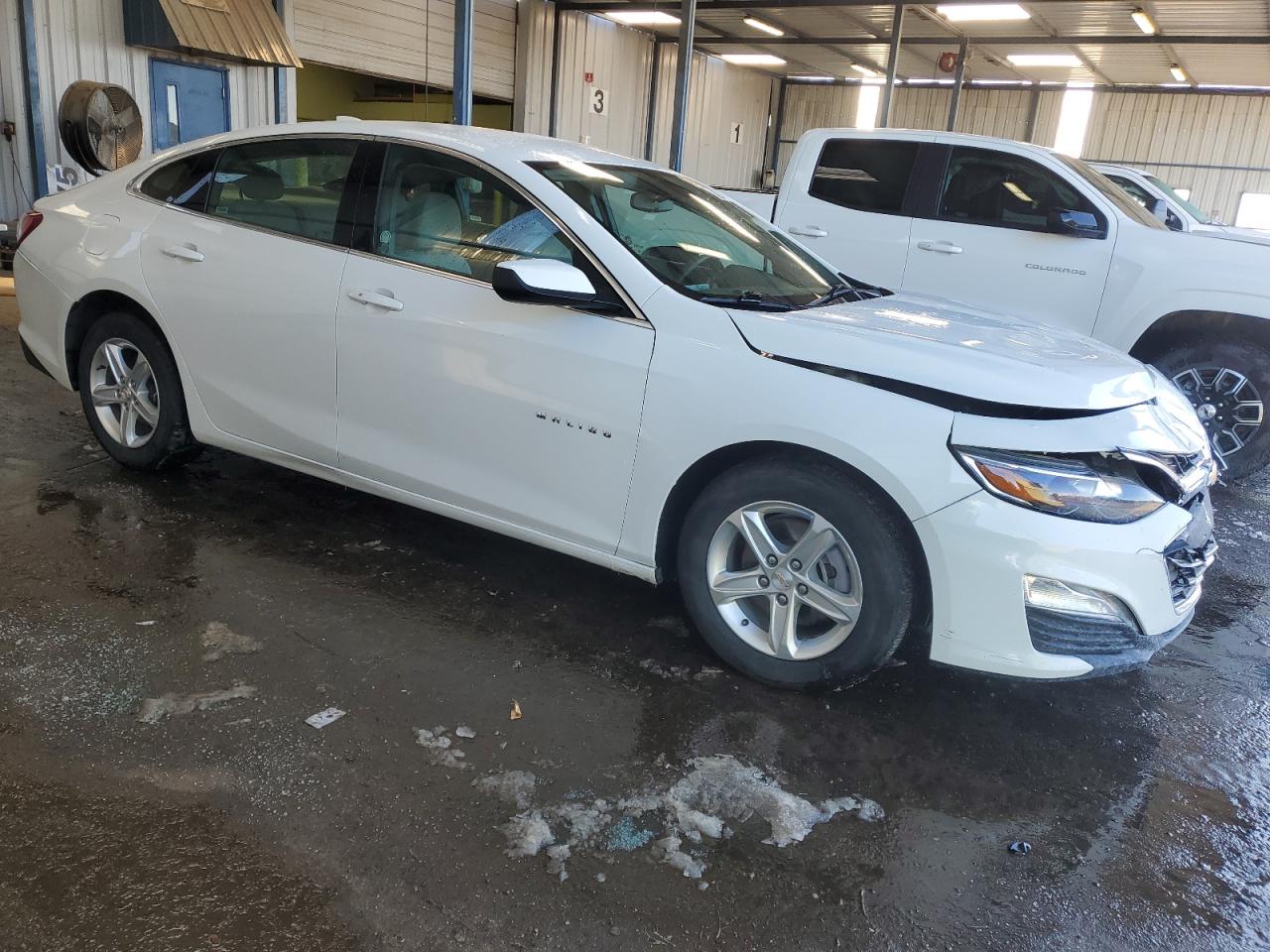 2022 Chevrolet Malibu - Image 4