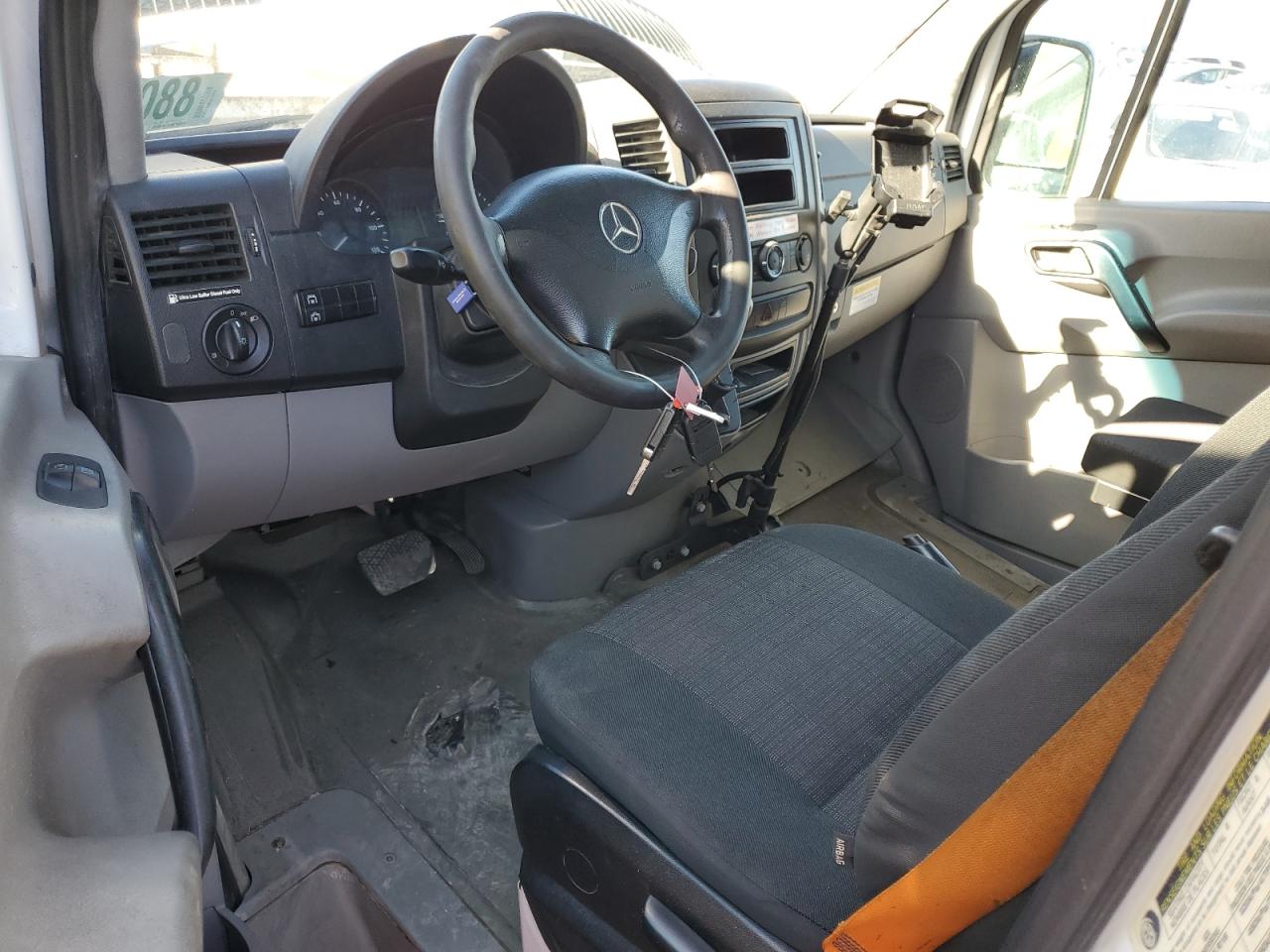 2016 Mercedes-Benz Sprinter - Image 8