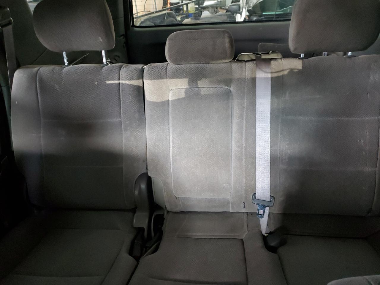 2002 Toyota Sequoia - Image 10