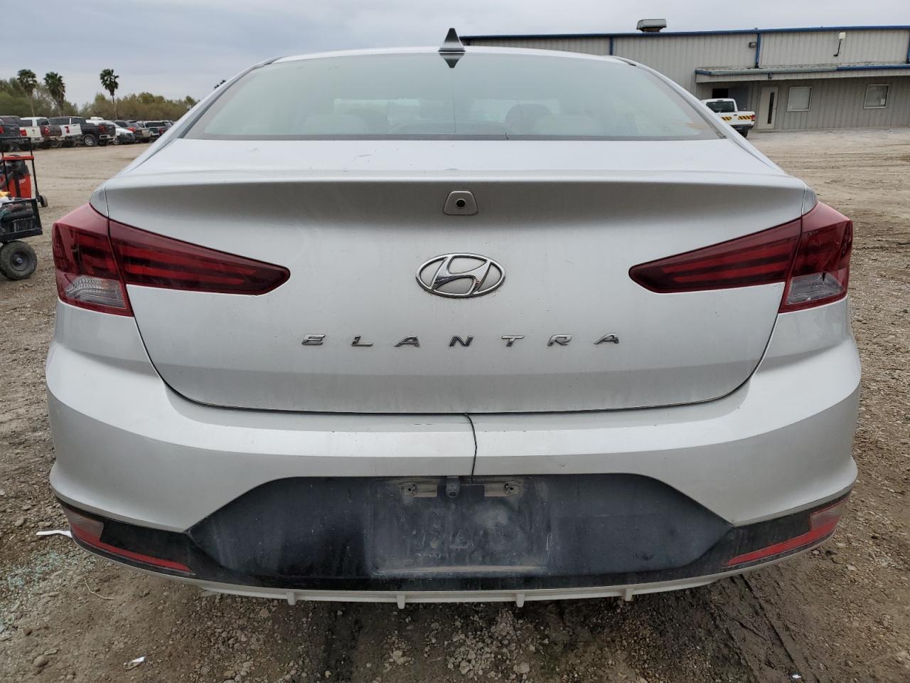 2019 Hyundai Elantra - Image 6