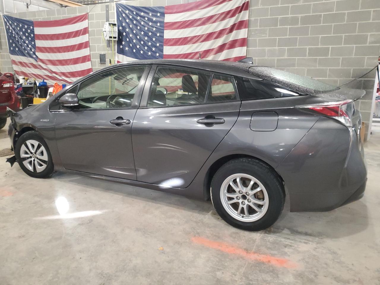 2017 Toyota Prius - Image 2
