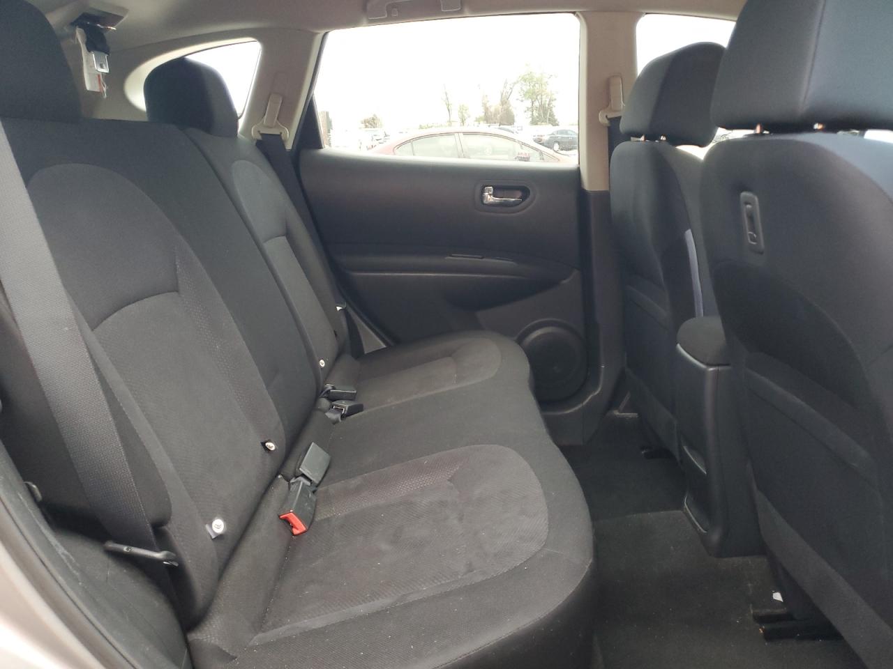 2015 Nissan Rogue - Image 11