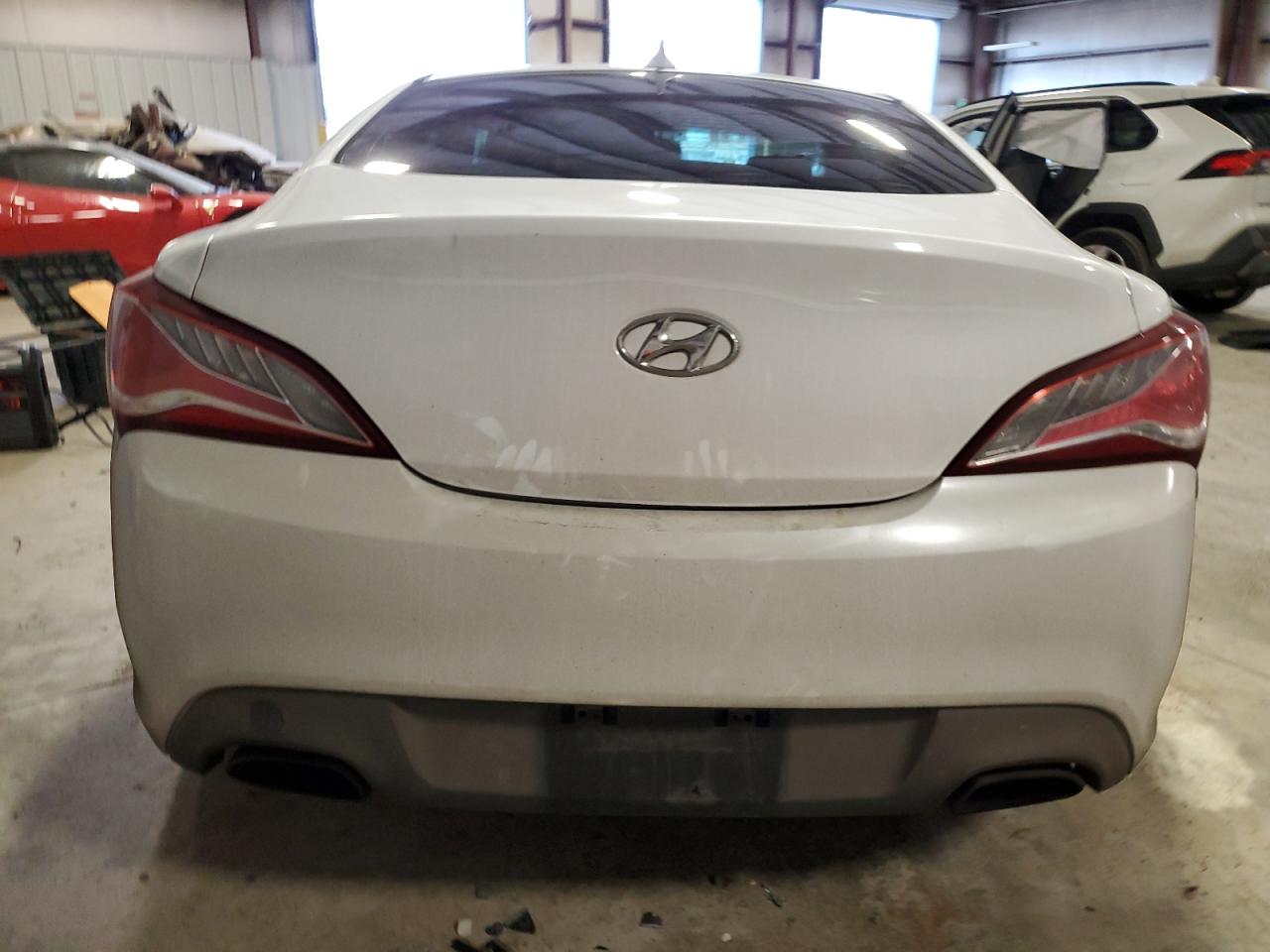 2016 Hyundai Genesis - Image 6