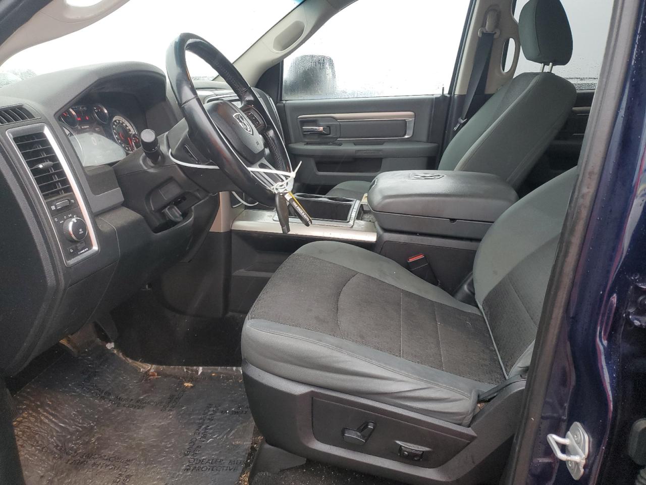 2015 RAM 1500 - Image 7