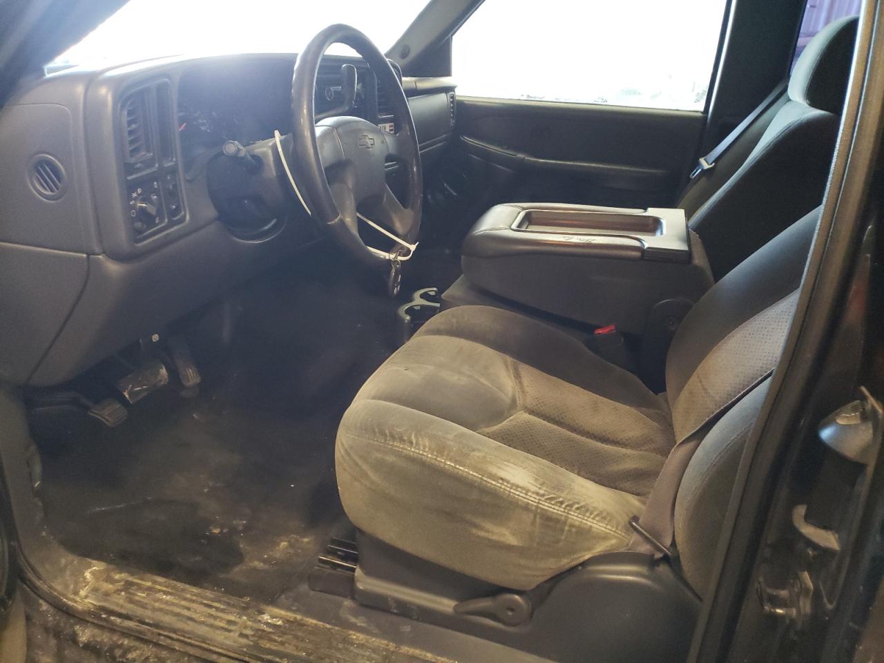 2003 Chevrolet Silverado - Image 7
