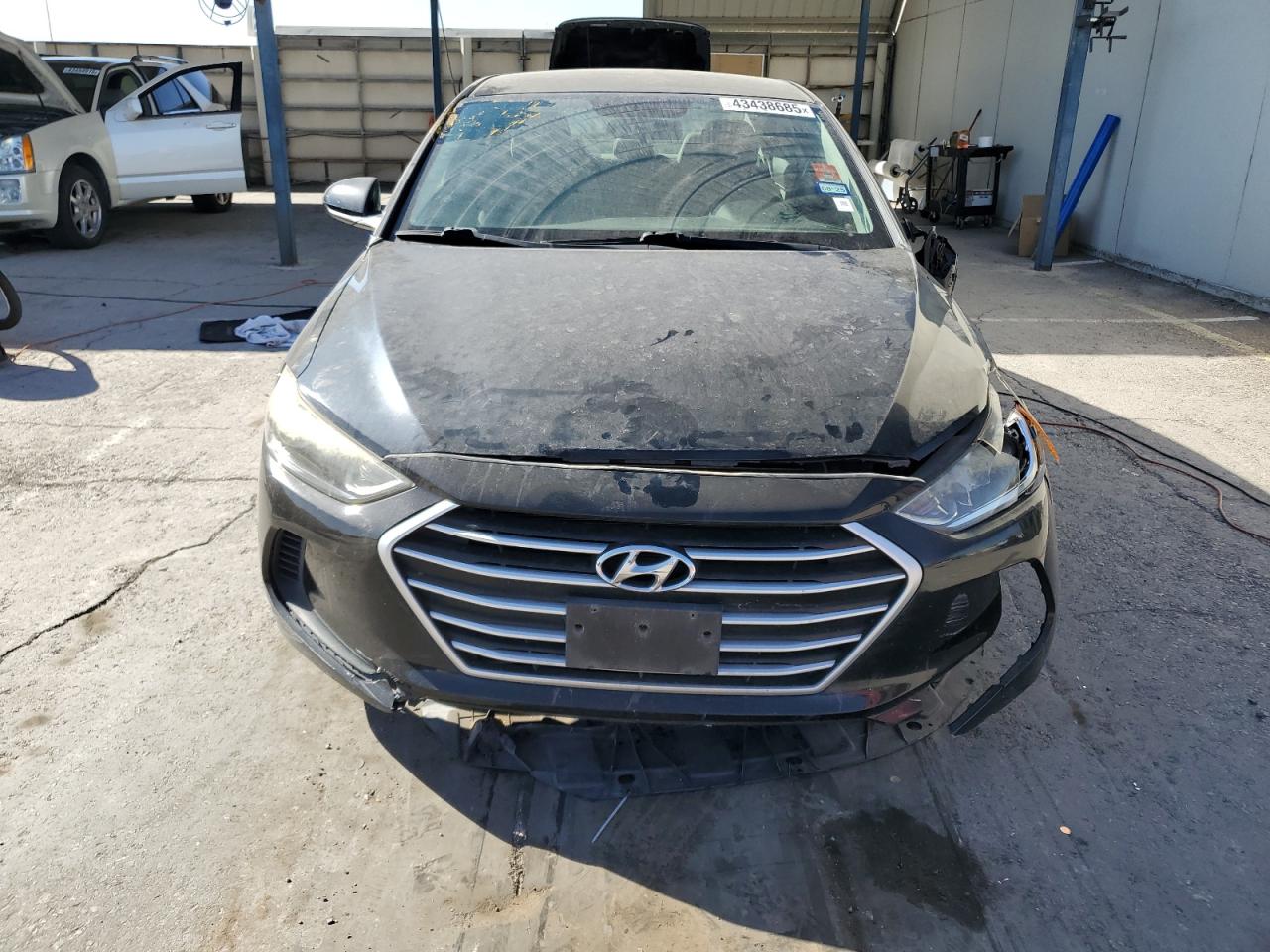 2017 Hyundai Elantra - Image 5