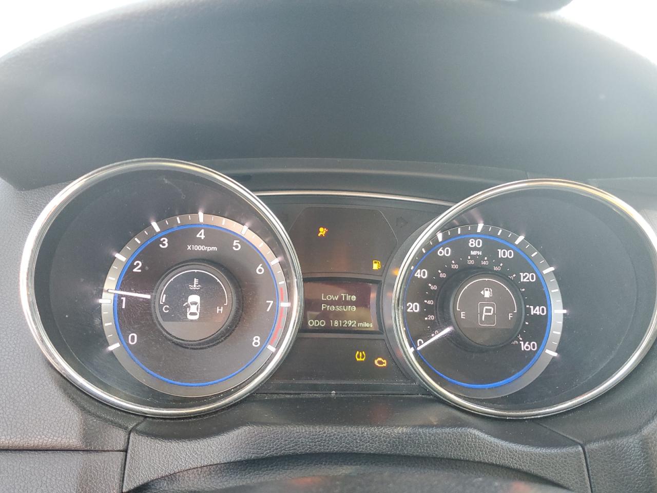 2011 Hyundai Sonata - Image 9