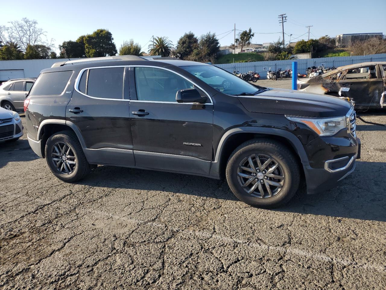 2017 GMC Acadia - Image 4