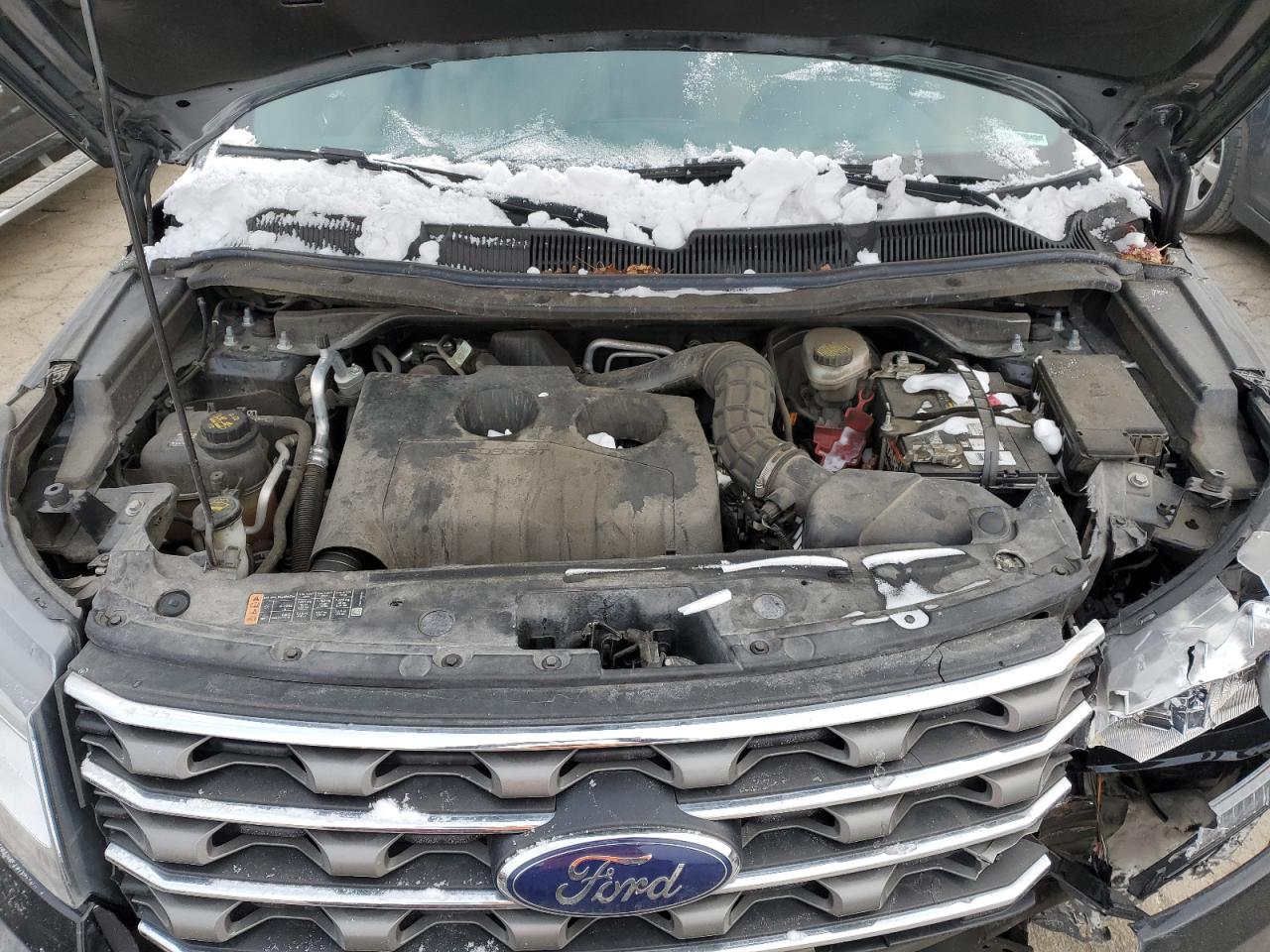 2017 Ford Explorer - Image 12