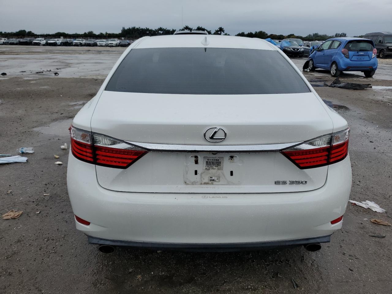 2015 Lexus ES - Image 6