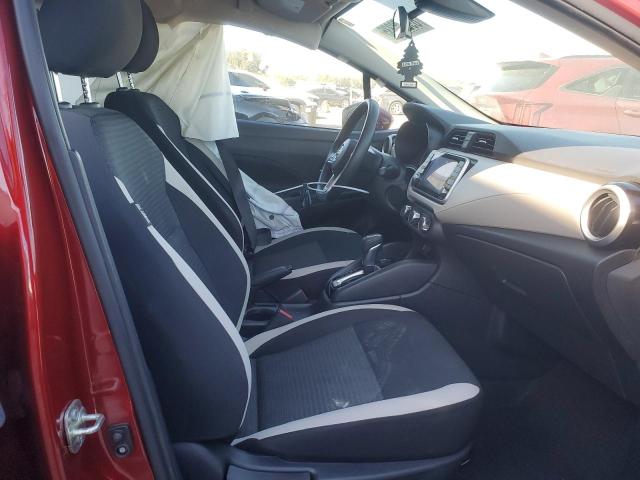  NISSAN VERSA 2021 Червоний