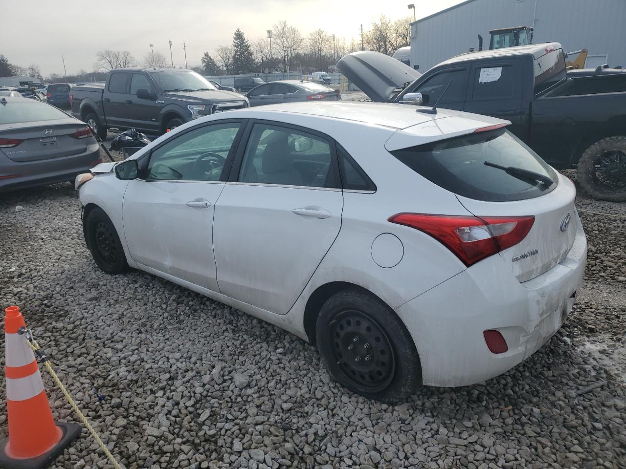 2016 Hyundai Elantra - Image 2