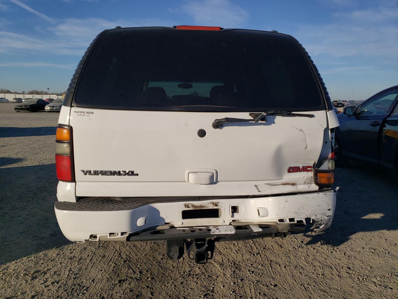 2004 GMC Yukon - Image 6