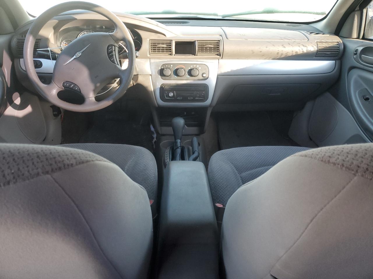 2005 Chrysler Sebring - Image 8