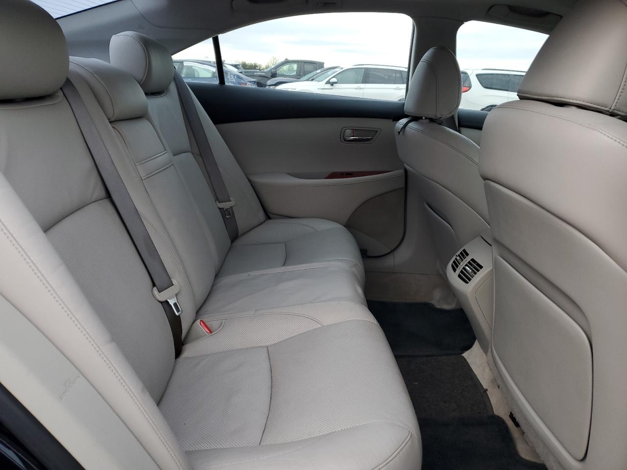 2009 Lexus ES - Image 10