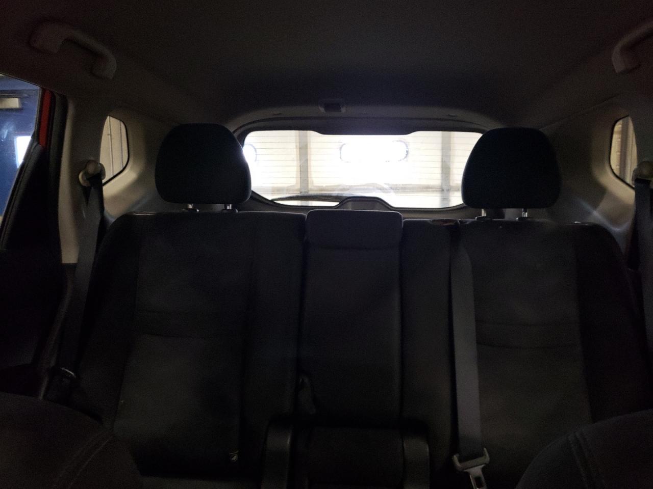 2015 Nissan Rogue - Image 11