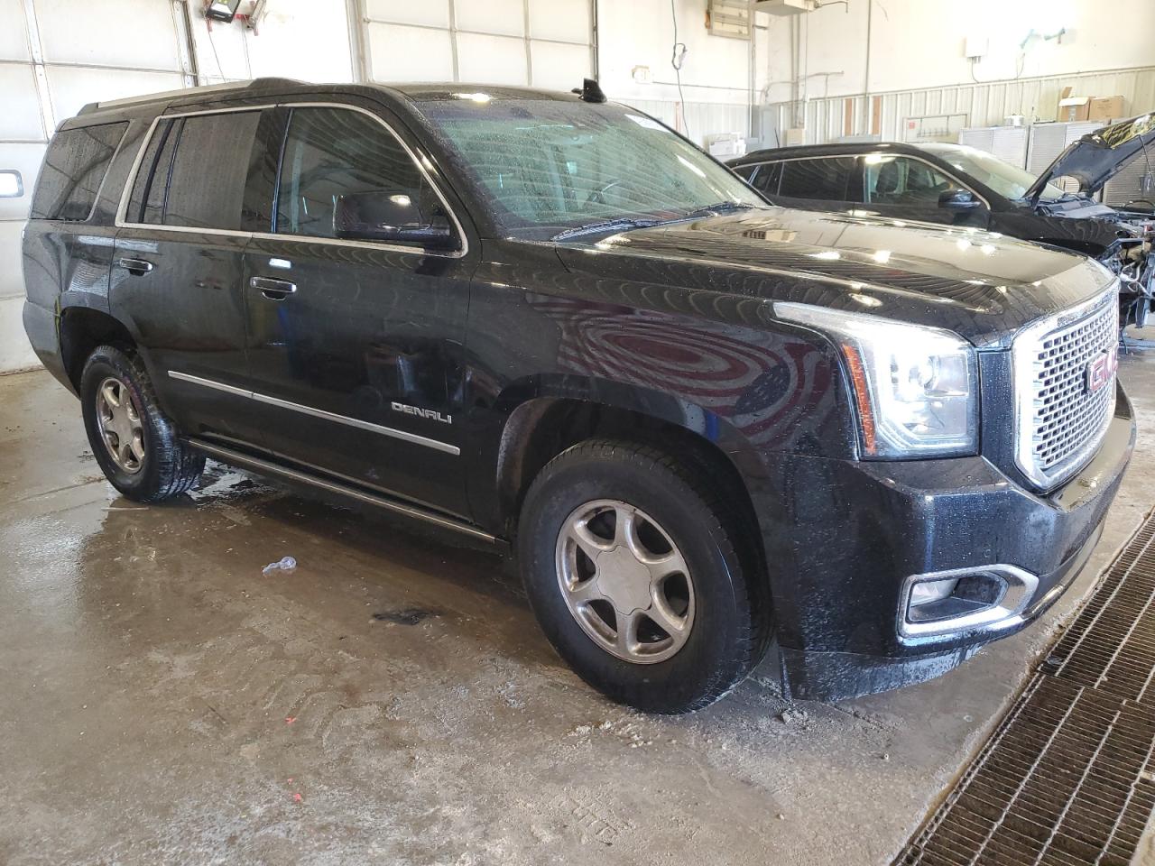 2015 GMC Yukon - Image 4