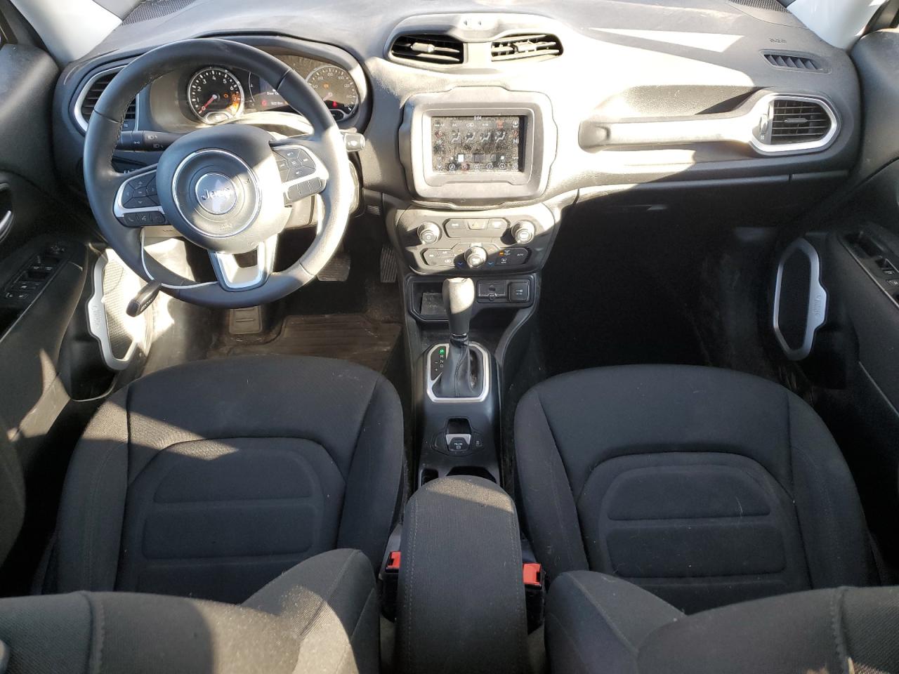 2018 Jeep Renegade - Image 8