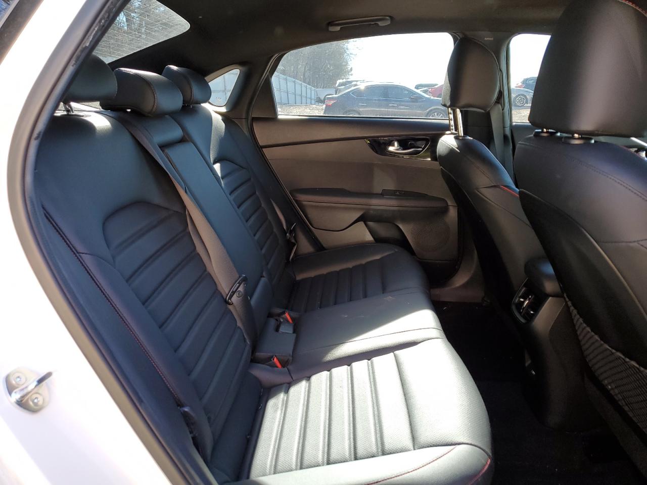 2023 Kia Forte - Image 11