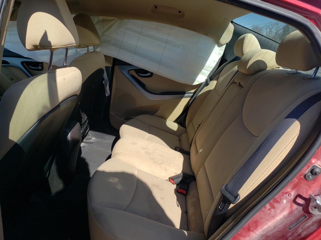 2013 Hyundai Elantra - Image 11