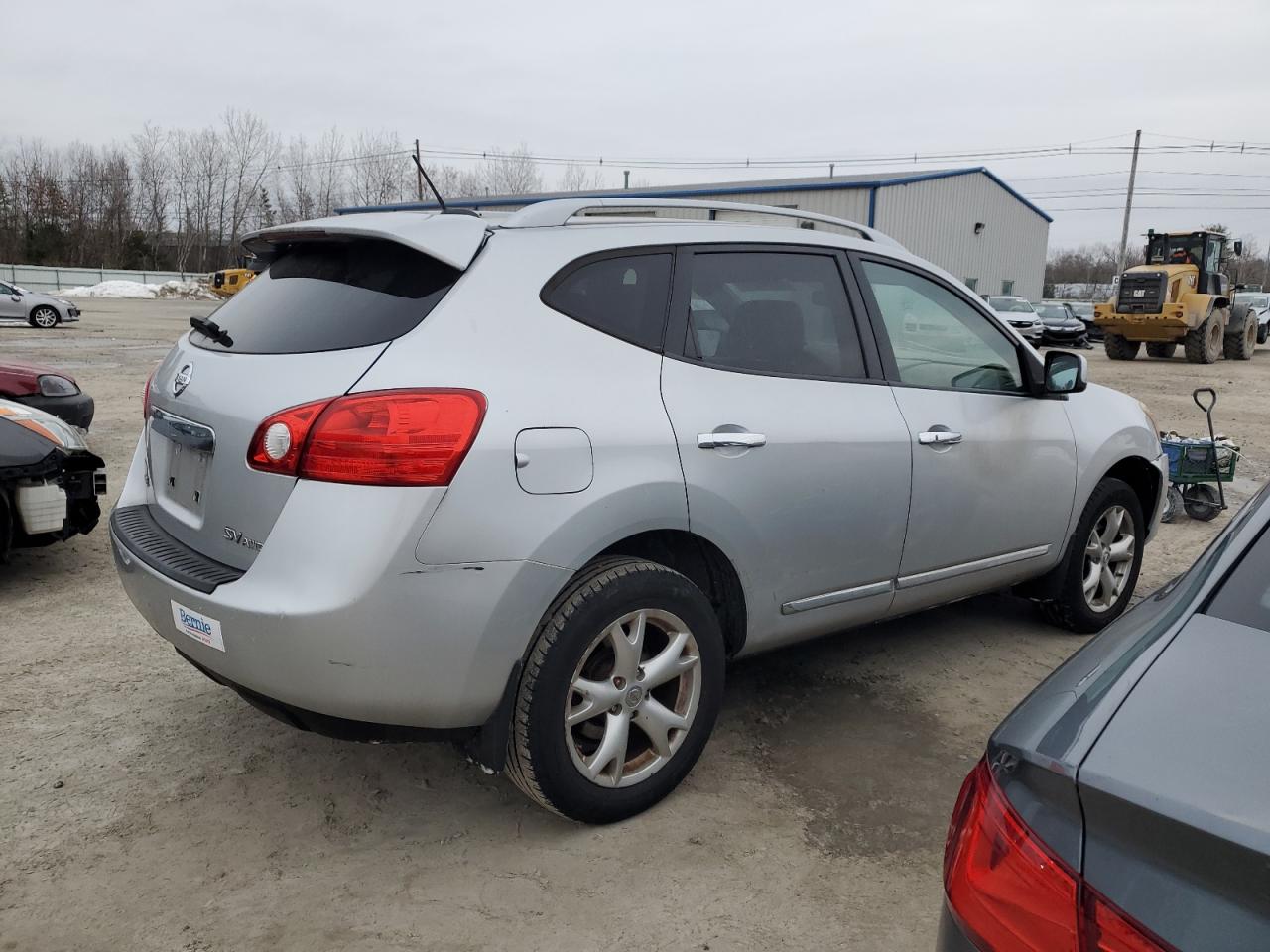 2011 Nissan Rogue - Image 3