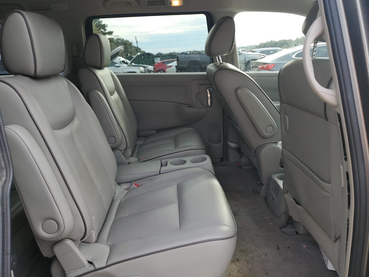 2014 Nissan Quest - Image 11
