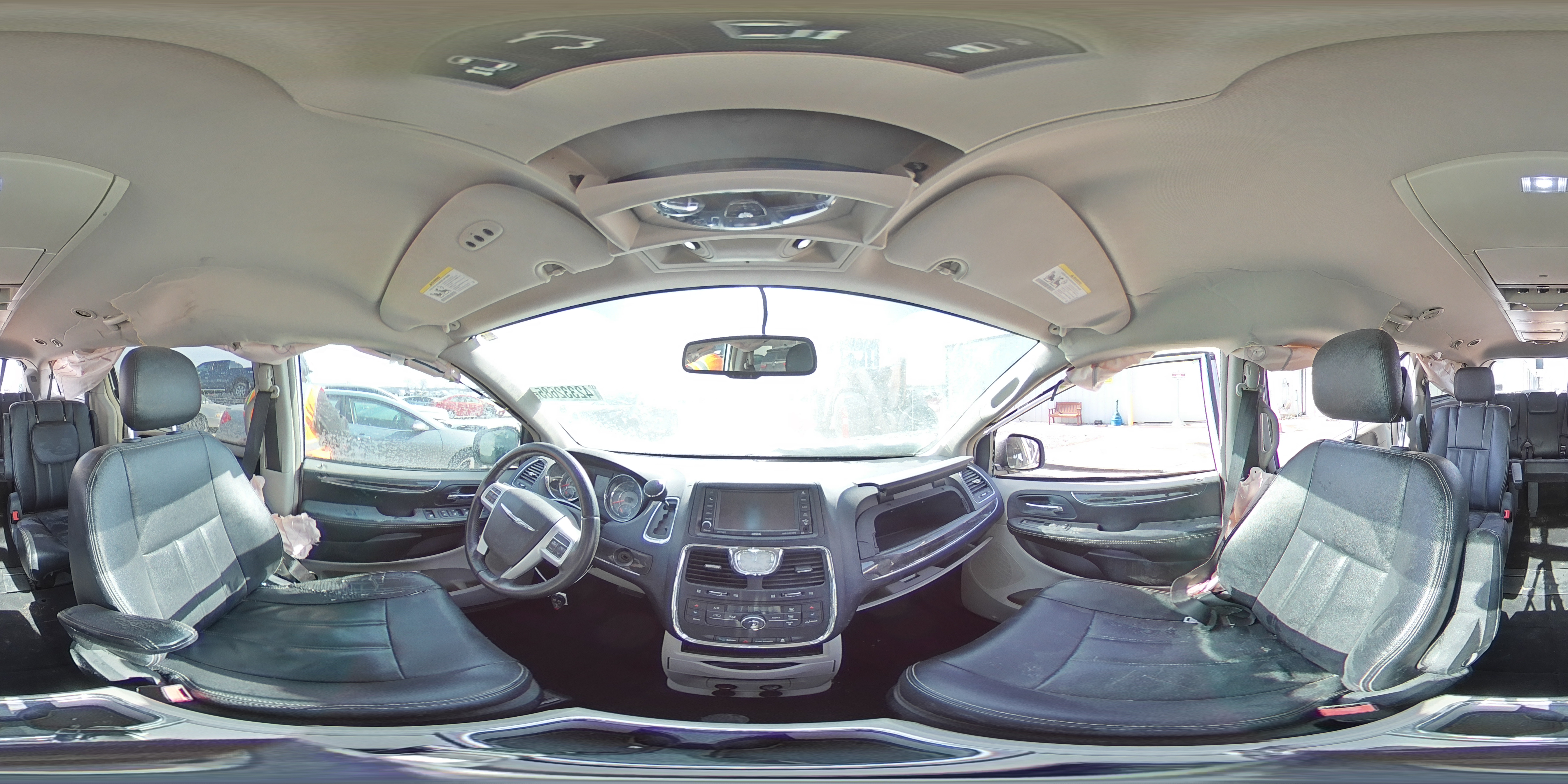 2014 Chrysler Town & Country - Image 16