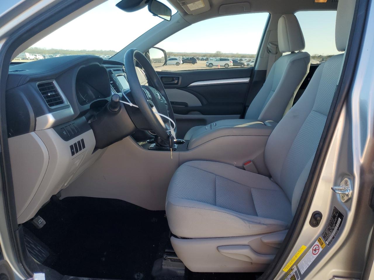 2017 Toyota Highlander - Image 7