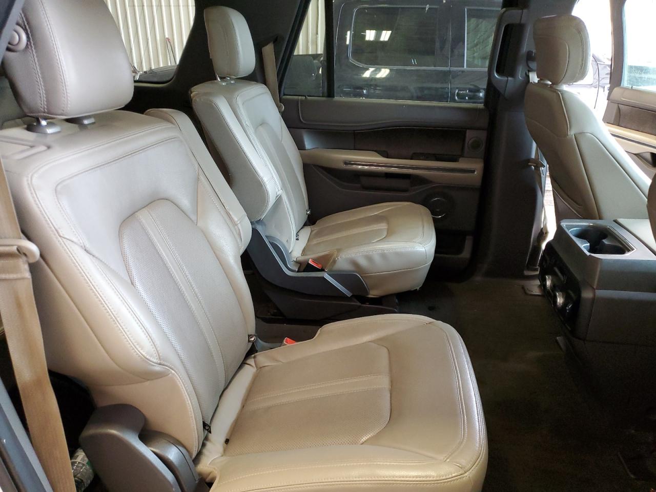 2018 Ford Expedition - Image 11