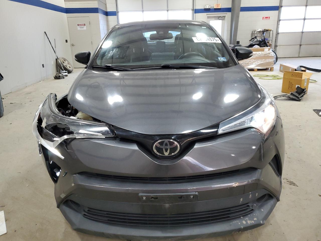 2019 Toyota C-HR - Image 5