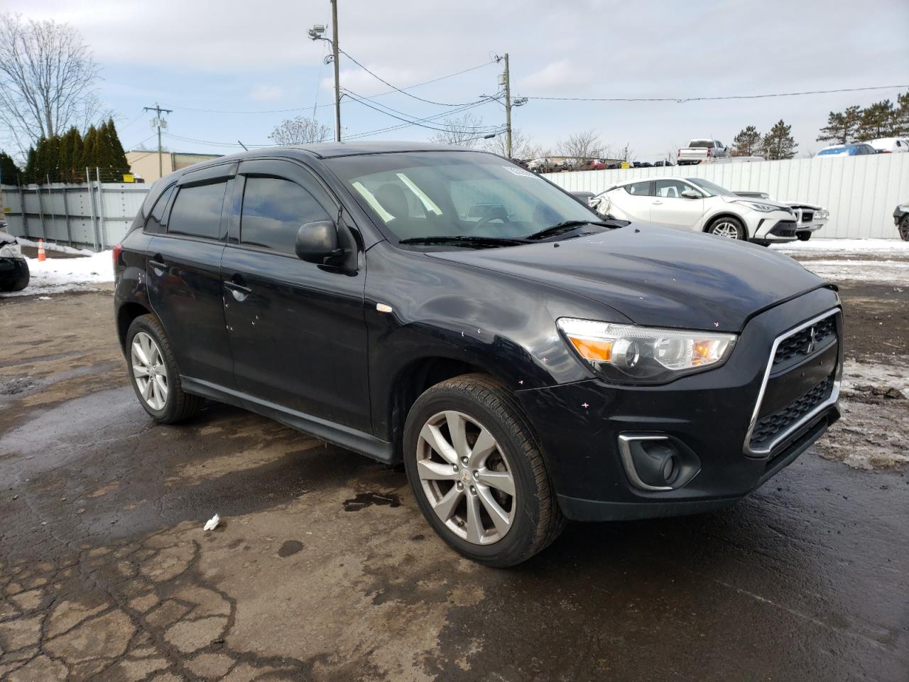 2015 Mitsubishi Outlander - Image 4