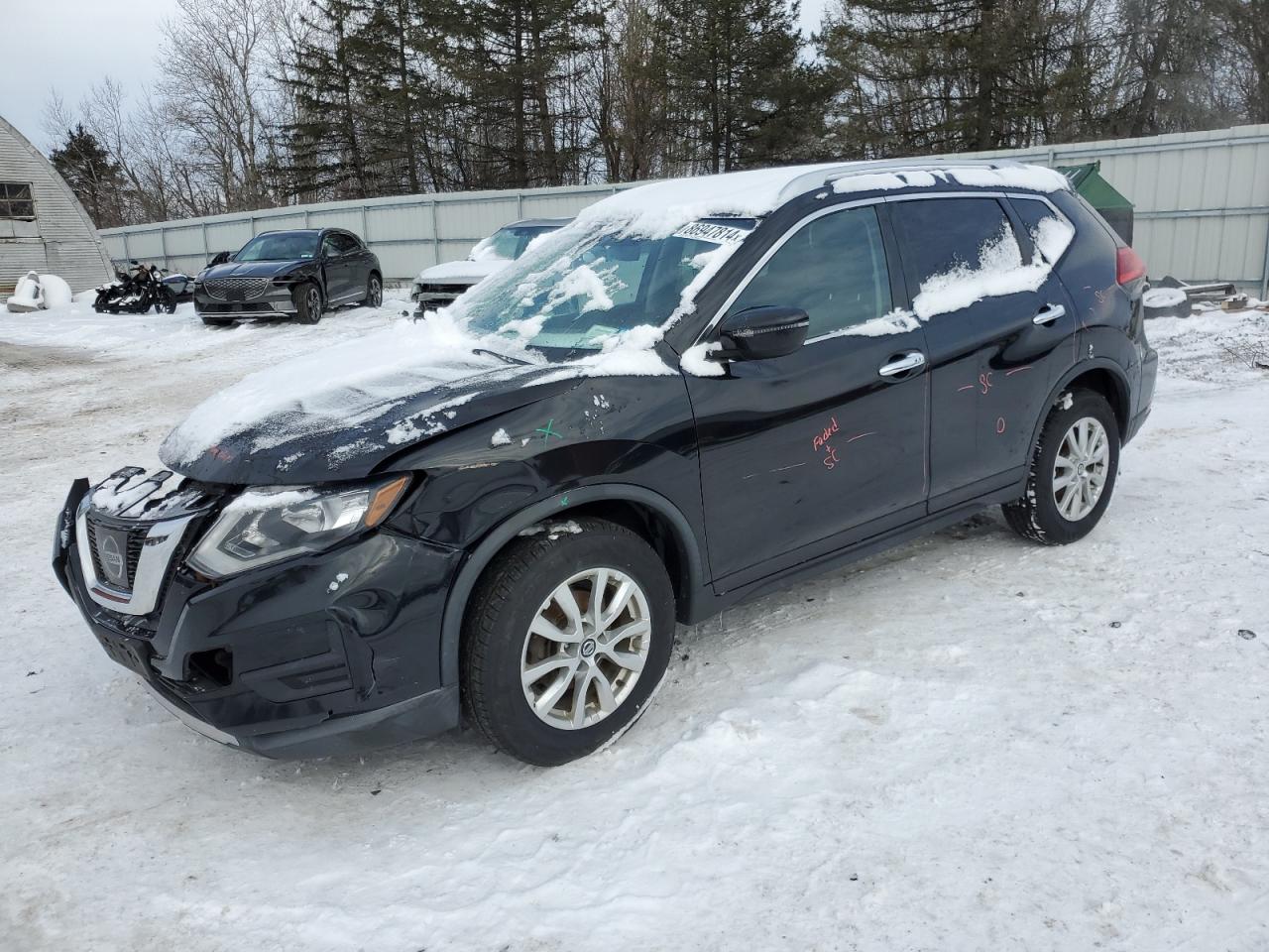 KNMAT2MV8HP575186 2017 NISSAN ROGUE - Image 1