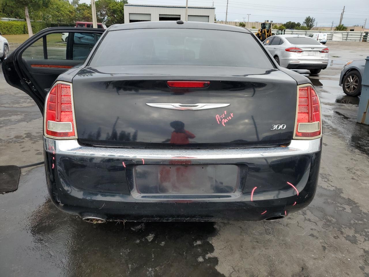 2022 Chrysler 300 - Image 6